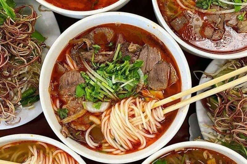 Photograph the royal allure of Hanoi’s food scene